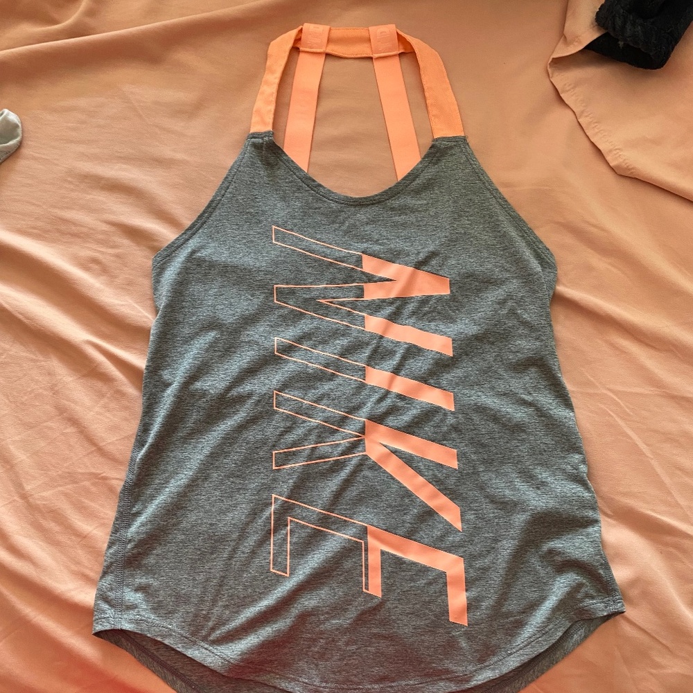Nike top